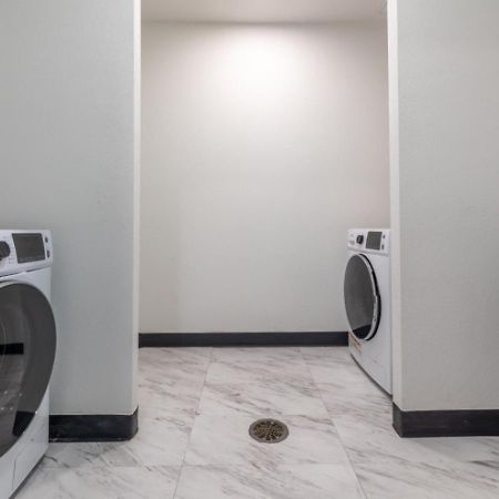 Reese Tower Aparthotel Tulsa Eksteriør bilde